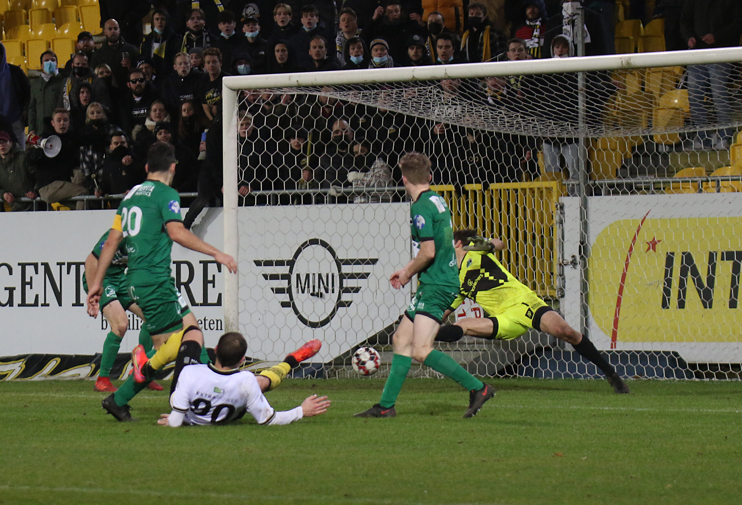 KSC Lokeren-Temse Vs KVV Zelzate, Eindstand 2-1